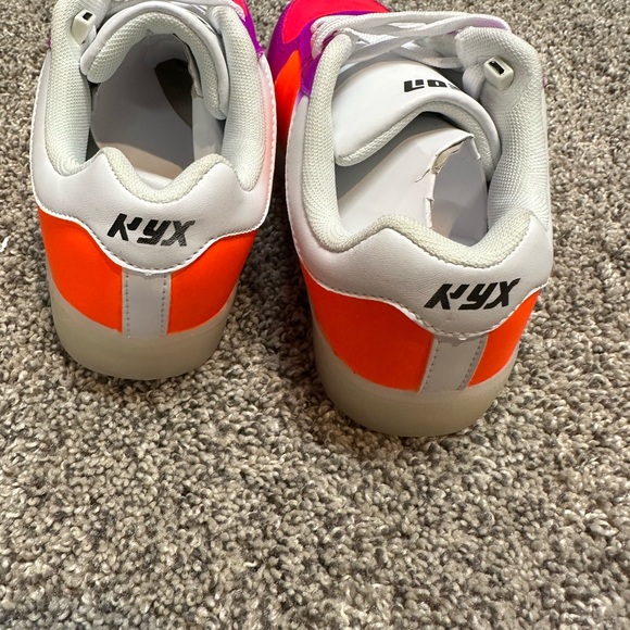 Custom painted brand new size 3 girls shoes - Picture 4 of 9